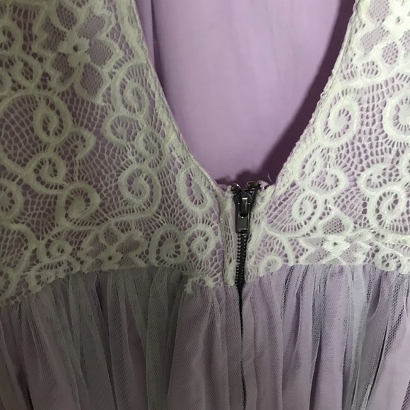 Beautiful Lavender Lace and Tulle Dress - Picture 4 of 4